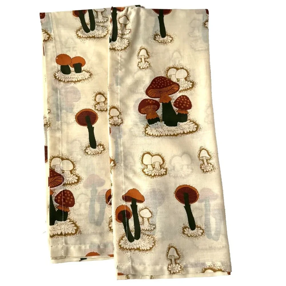 JC Penney Vintage 33 x 39 Merry Mushroom Kitchen Curtain Panel Lot of 2 - Picture 1 of 6